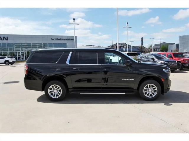 2024 Chevrolet Suburban 4WD LT
