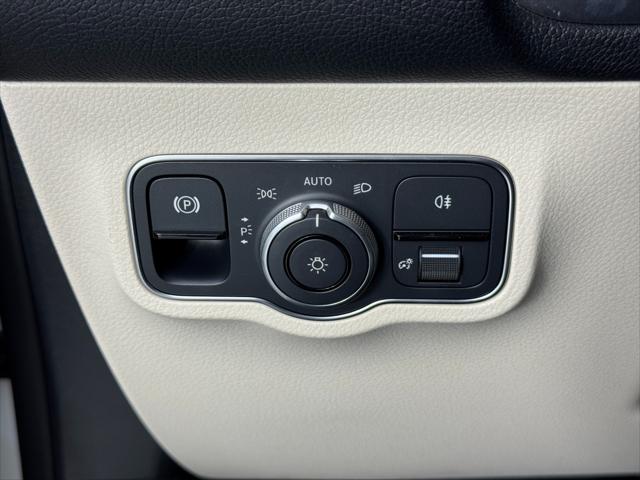 2023 Mercedes-Benz EQB 250 EQB 250+ w/ Pinnacle Package