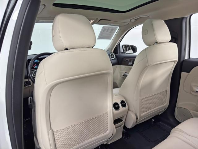 2023 Mercedes-Benz EQB 250 EQB 250+ w/ Pinnacle Package