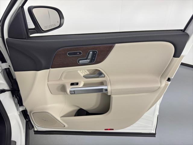 2023 Mercedes-Benz EQB 250 EQB 250+ w/ Pinnacle Package