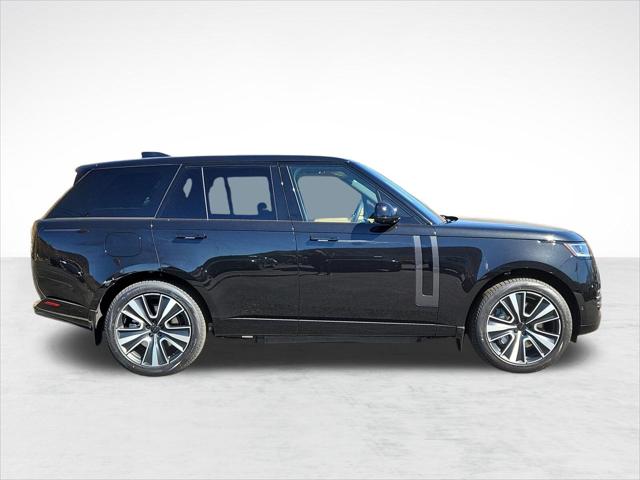 2026 Land Rover Range Rover P550e SE