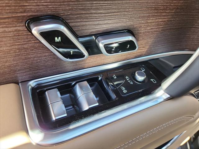 2026 Land Rover Range Rover P550e SE
