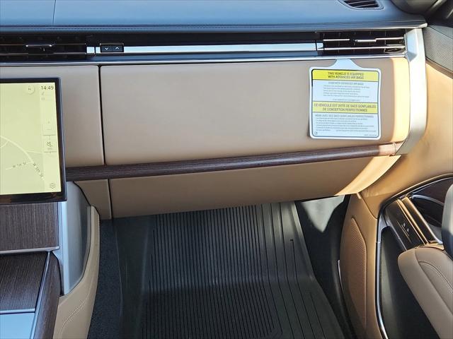 2026 Land Rover Range Rover P550e SE