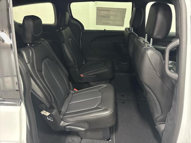 New 2026 Chrysler Pacifica For Sale in Wilmington, OH