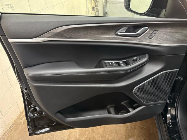 New 2026 Jeep Grand Cherokee L Limited 4x4 For Sale in Wilmington, OH