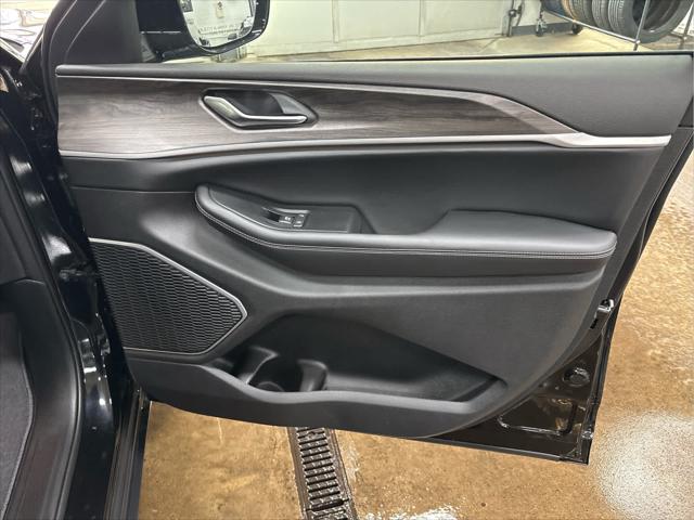 New 2026 Jeep Grand Cherokee L Limited 4x4 For Sale in Wilmington, OH