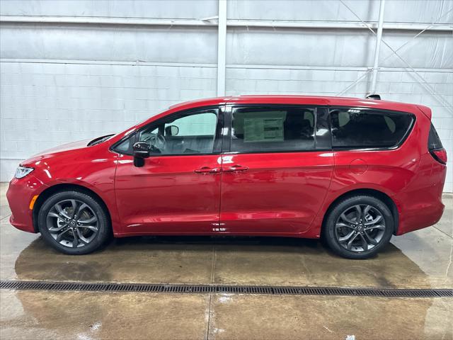 New 2026 Chrysler Pacifica For Sale in Wilmington, OH