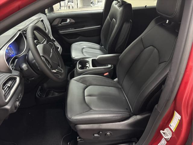 New 2026 Chrysler Pacifica For Sale in Wilmington, OH