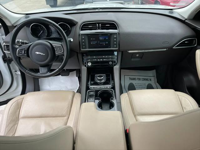 2017 Jaguar F-PACE 35t Prestige