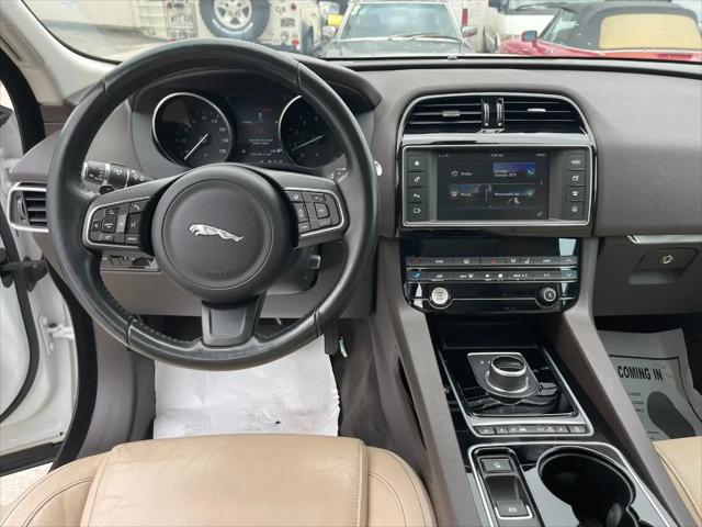 2017 Jaguar F-PACE 35t Prestige