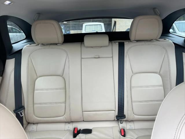 2017 Jaguar F-PACE 35t Prestige