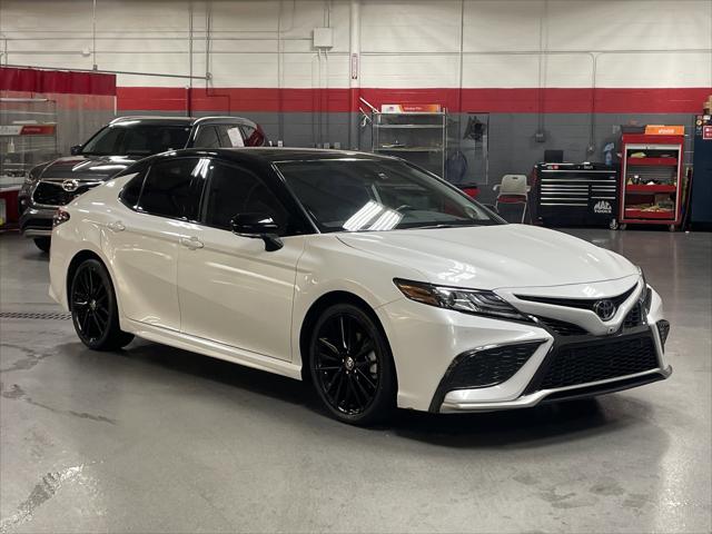 Certified Used 2023 MID BLK/WIND CHILL Toyota  image 2