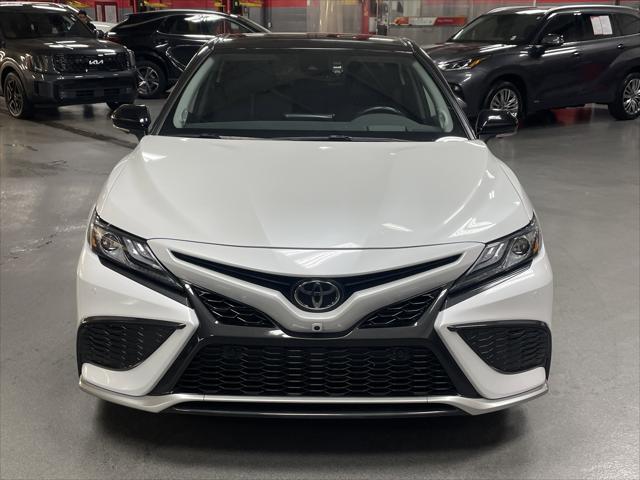 Certified Used 2023 MID BLK/WIND CHILL Toyota  image 3