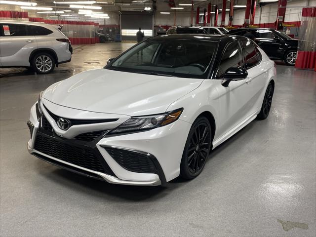 Certified Used 2023 MID BLK/WIND CHILL Toyota  image 5