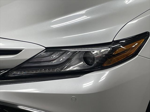 Certified Used 2023 MID BLK/WIND CHILL Toyota  image 6