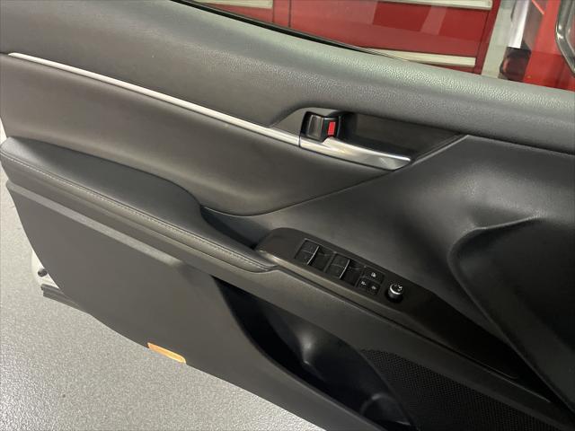 Certified Used 2023 MID BLK/WIND CHILL Toyota  image 14