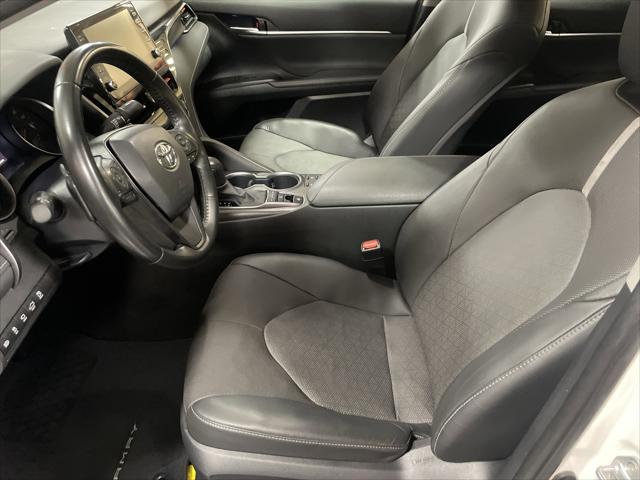 Certified Used 2023 MID BLK/WIND CHILL Toyota  image 16