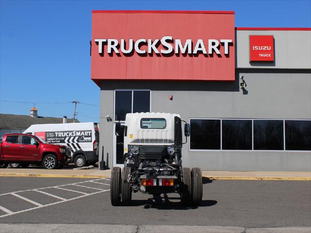 2025 Isuzu NRR Unknown