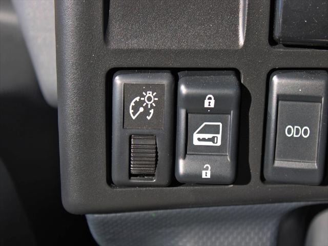 2025 Isuzu NRR Unknown