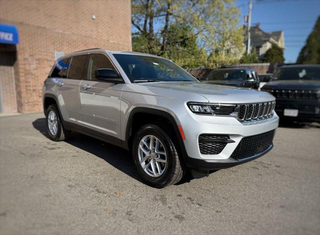 2026 Jeep Grand Cherokee GRAND CHEROKEE LAREDO 4X4 2026 Jeep Grand Cherokee GRAND CHEROKEE LAREDO 4X4