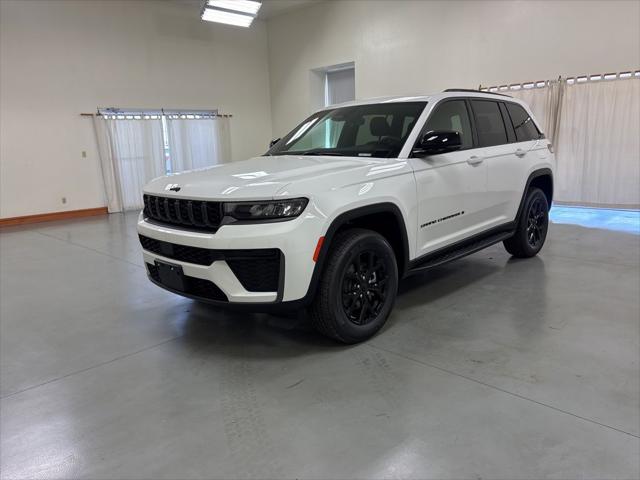 2026 Jeep Grand Cherokee Altitude 4x4