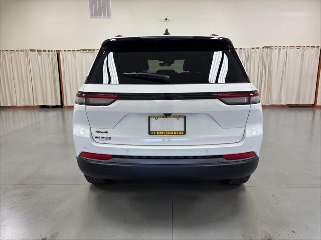 2026 Jeep Grand Cherokee Altitude 4x4