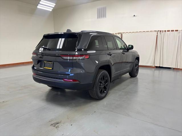 2026 Jeep Grand Cherokee Altitude 4x4
