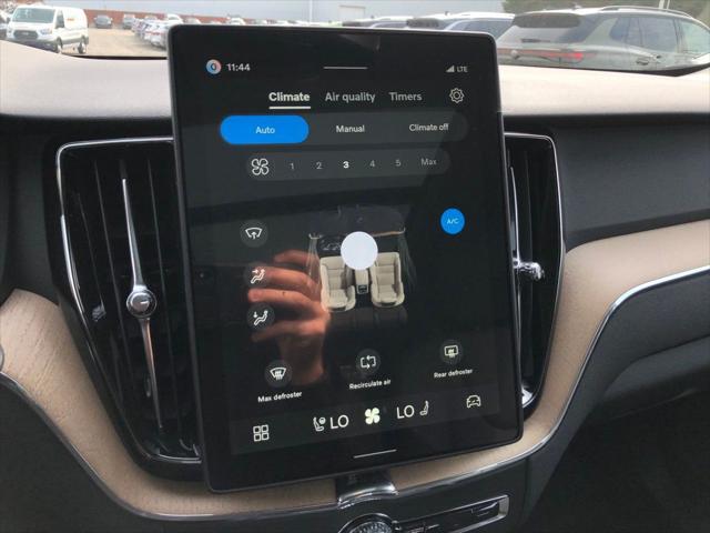 2026 Volvo XC60 B5 Plus