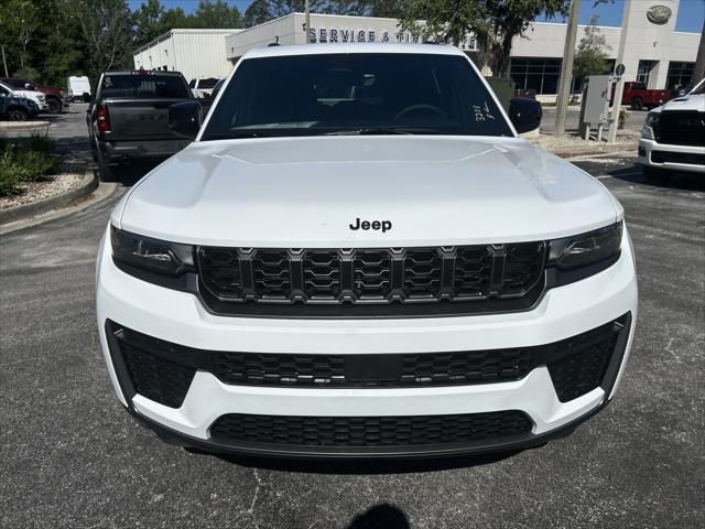 2026 Jeep Grand Cherokee GRAND CHEROKEE LAREDO ALTITUDE 4X2