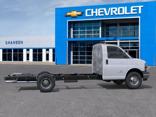 2025 Chevrolet Express Cutaway Work Van