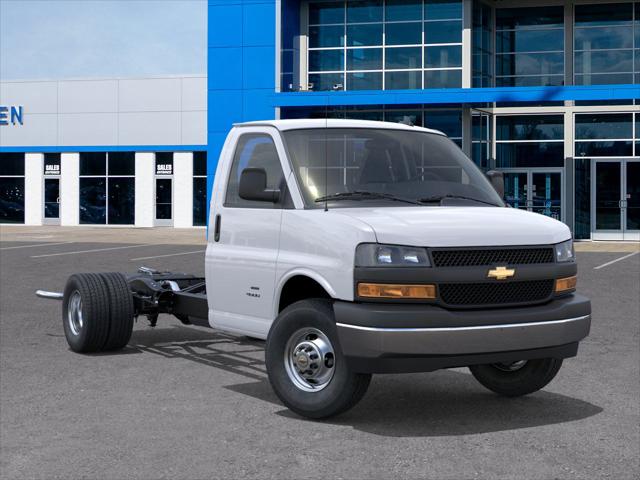 2025 Chevrolet Express Cutaway Work Van