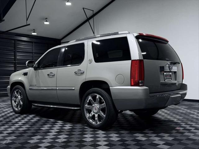 2008 Cadillac Escalade Standard