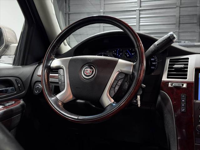 2008 Cadillac Escalade Standard