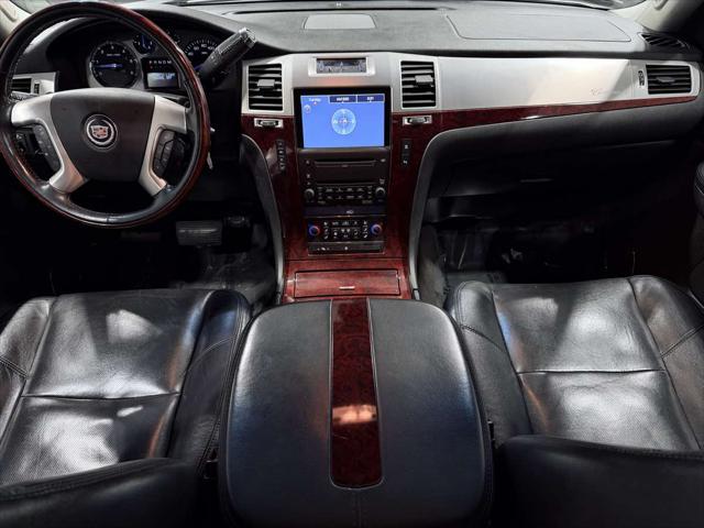 2008 Cadillac Escalade Standard