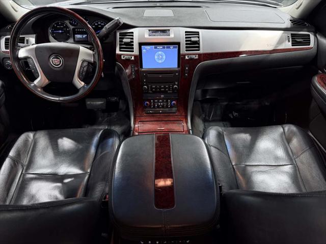 2008 Cadillac Escalade Standard