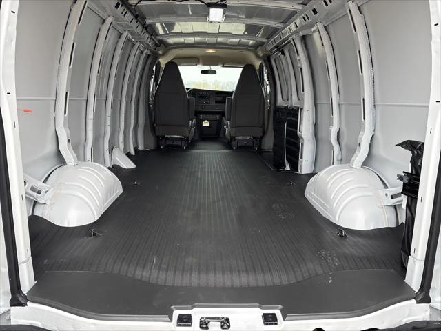 2026 Chevrolet Express Cargo Van 2500 Extended Wheelbase, WT, RWD