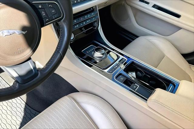 2017 Jaguar XF 35t Prestige