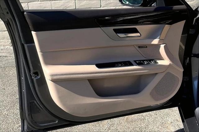 2017 Jaguar XF 35t Prestige