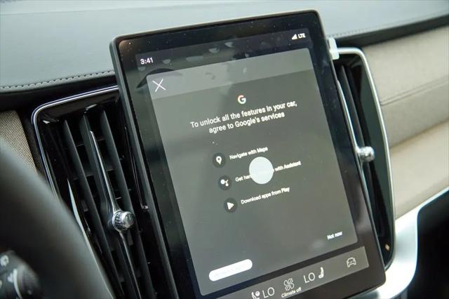 2026 Volvo XC90 Plug-In Hybrid Plus, T8 AWD, Electric/Gasoline, Bright, 7 Seats