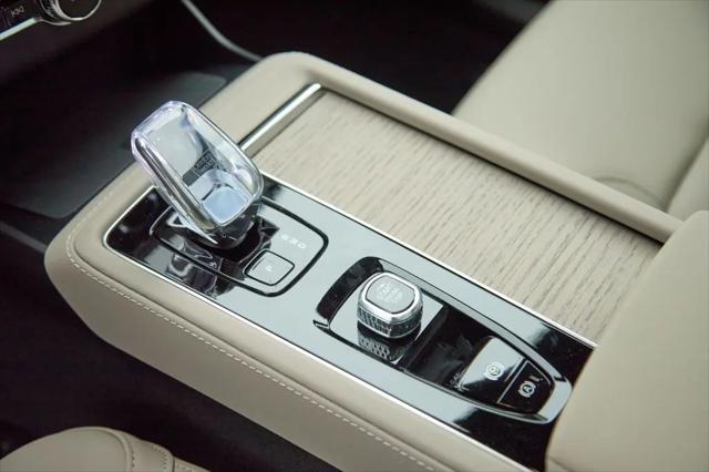 2026 Volvo XC90 Plug-In Hybrid Plus, T8 AWD, Electric/Gasoline, Bright, 7 Seats