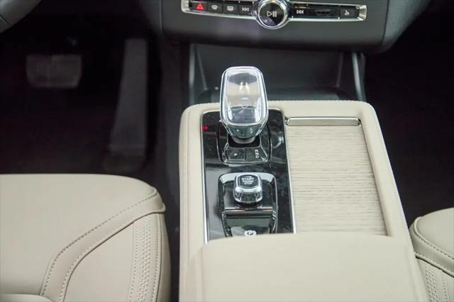 2026 Volvo XC90 Plug-In Hybrid Plus, T8 AWD, Electric/Gasoline, Bright, 7 Seats