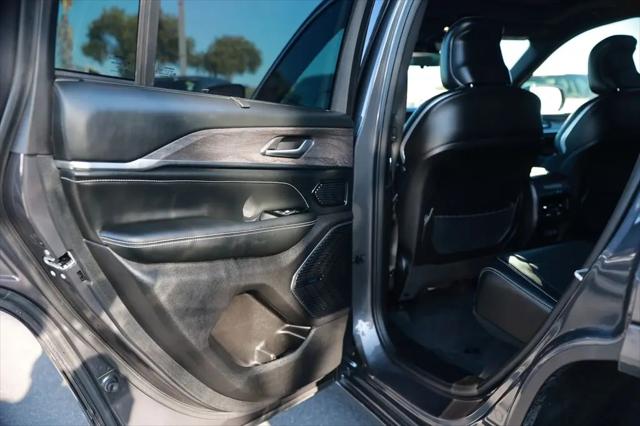 2023 Jeep Grand Cherokee Overland