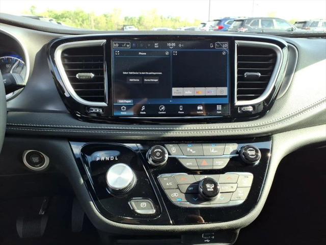 2026 Chrysler Pacifica Select AWD