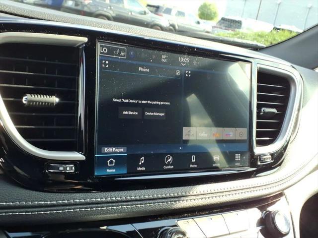 2026 Chrysler Pacifica Select AWD