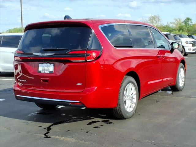 2026 Chrysler Pacifica Select AWD