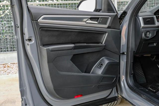 2020 Volkswagen Atlas Cross Sport 3.6L V6 SE w/Technology R-Line