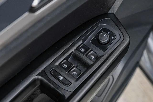 2020 Volkswagen Atlas Cross Sport 3.6L V6 SE w/Technology R-Line