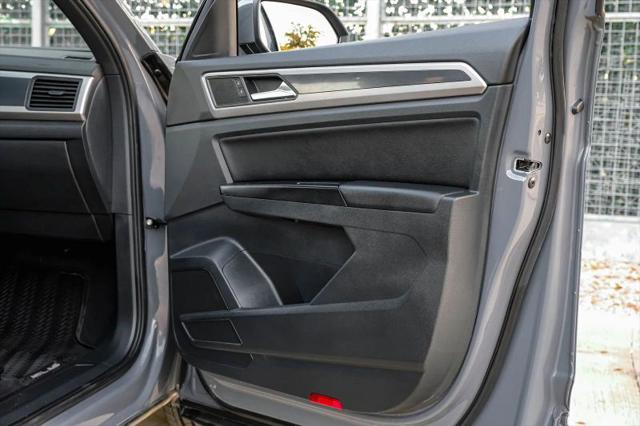 2020 Volkswagen Atlas Cross Sport 3.6L V6 SE w/Technology R-Line