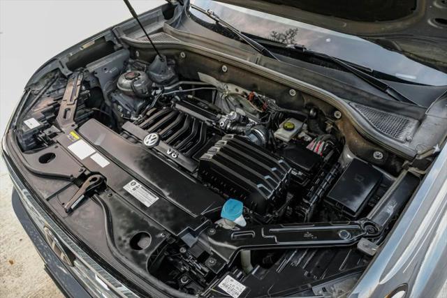 2020 Volkswagen Atlas Cross Sport 3.6L V6 SE w/Technology R-Line