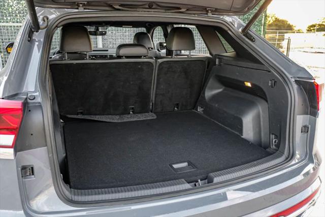 2020 Volkswagen Atlas Cross Sport 3.6L V6 SE w/Technology R-Line